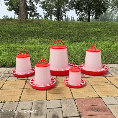 中国 Poultry Feeder automatic pet feeder Thickened plastic material Durable and sturdy 販売のため