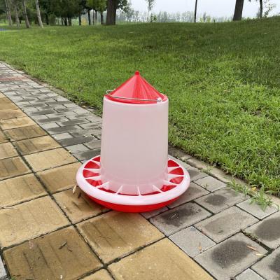 China Cubo de alimentación de aves de corral duradero 1L-27L de capacidad colgante en venta