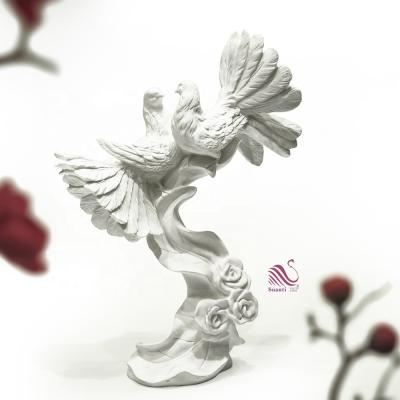 China Europe Suanti custom made statues decoration polyresin decor sculpture art resin modern home decorative statue for sale