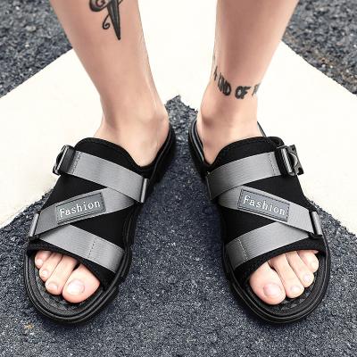 China Around 2020 non-slip soft bottom sandals and slippers of the tide of new men's flip-flop slippers outdoor beach shoes for sale