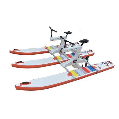 China Resort Hotel Waterbike Aqua-cycles Racing Opblaasbare waterfiets voor watersporten Te koop