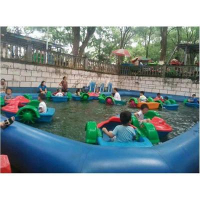 China Pedal de agua de mano Paddle Boat con piscina inflable Logotipo personalizado 5 pasajeros en venta