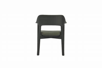 China Sillones de comedor de cuero sintético negro con marco de madera sólida en venta