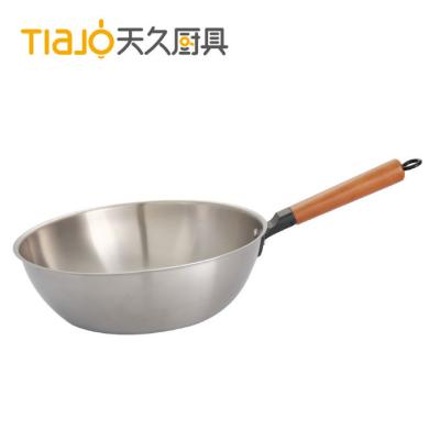 China Lightweight Pure Titanium Chinese Wok 30cm Super Sustainable With Wooden Handle for sale