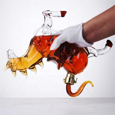 China Borosilicate Reusable Handmade Horse Shaped Whiskey Glass Decanter Zodiac Animal Shaped Glass Decanter for sale