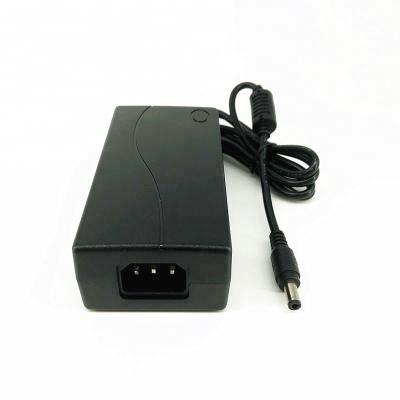 China Power Adapter for CCTV Camera 12VDC 5Amp 60W CE (LVD and EMC) and IEC60950 Desktop Type Power Adapter for CCTV Camera (S1250D) for sale