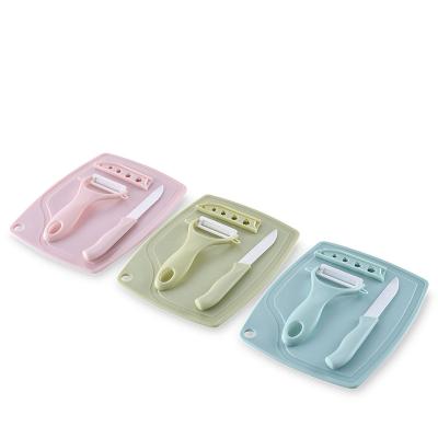 China Sustainable 3pcs Kitchen Set Fruit Ceramic Blade Set Plastic Cutting Board Peeler Small Tool Knife for sale