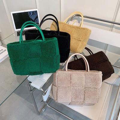 China Winter 2022 Large Capacity/Designer Handbags Korea Women Shearling Manufacturer Green Large Shopper Bag Tote Bag for sale