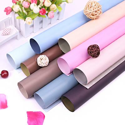 China Good Effect Waterproof Environmental Protection Wrapping Paper Waterproof Bouquet Wrapping Flower Paper Roll for sale