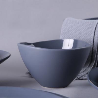 China Irregular Large Capacity Serving Bowls Sustainable / Home Used Ceramic Soup Bowl for sale