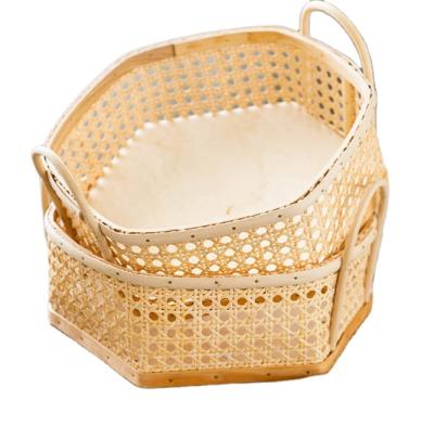 China Sustainable Plant Rattan Weave Storage Basket With Handle for sale