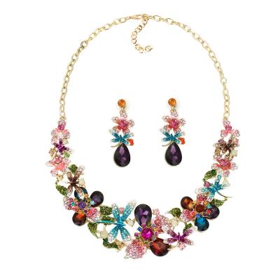 China Dragonfly Decoration Shining And Colorful Crystal Necklace Set Diamond Earrings And Necklace Dancing Party Banquet Dress for sale