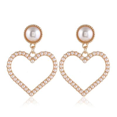 China Big Peach Heart Shape Statement Style Pearlescent Gold Cute Korean Elegant Jewelry Pendant Wedding Earrings Danglers For Women for sale