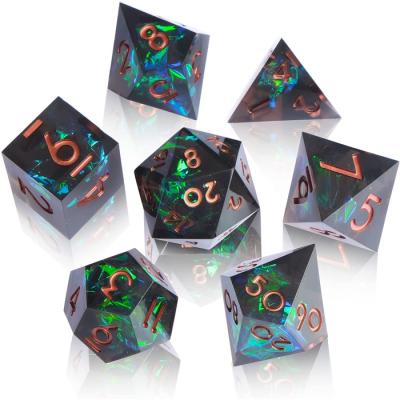 China Wholesale sharp blade dice game dice set dnd polyhedron custom green blue black resin rpg sharp blade dice 800 resin dice for sale