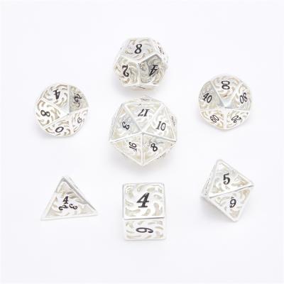 China New Product Hot Selling Gear Custom Hollow Dies Dies Dnd Metal Dungeons And Dragons Dies 16mm for sale