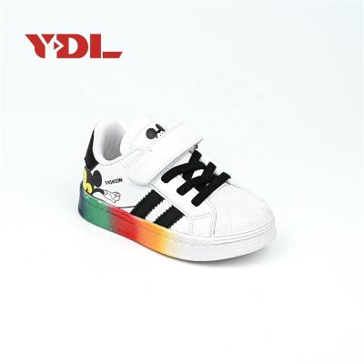 Cina Best-Selling Trend Brand Children'S Shoes Girls White Shoes Shell Head Boys Casual Shoes Rainbow Bottom in vendita