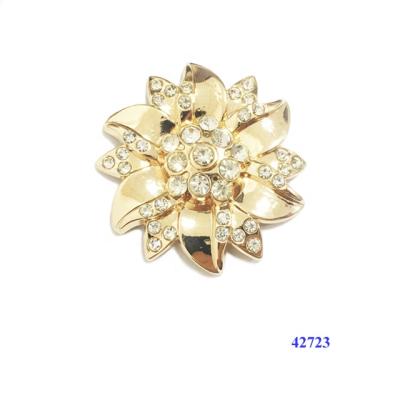 China Hot Selling Shoe Buckle Flower Shape Diamonds Metal Ladies Shoe Buckles Decoration for sale