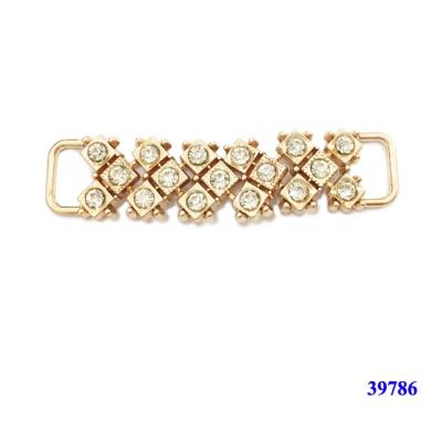 China Charming Shoe Buckle Band Shape Metal Rhinestones Crystal Shoe Chain Buckle For Ladies for sale