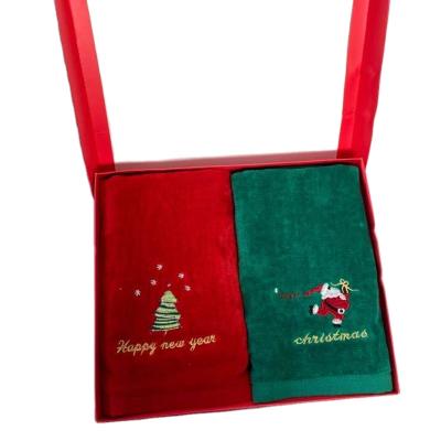 China Eco-friendly Christmas Hand Towel New Year Gift 2 Piece Pack Towels Red And Green Hand Towel With Embroidery Logo for sale