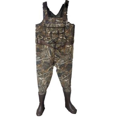 China 100% Waterproof Mens 3.5mm Camouflage Chest Neoprene Wader Hunting Waders With Rubber Boots for sale