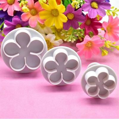 China 3Pcs Stocked Plastic Flower Plunger Cookie Cutter DIY Flower Cake Fondant Mold Cake Tools for sale