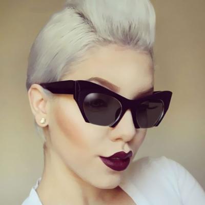 China Fashion Retro Sunglasses Cat Eye Glasses Black Sun Lenses Frame Clear Frame Sunglasses 2021 Hlaf for sale