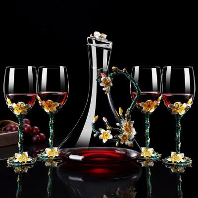 China Viable Classic Style Enamel Home Decoration Whiskey Crystal Glass Wine Decanter Set for sale