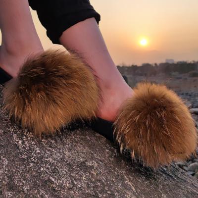 China 2021 Summer China Real Fox Fox Fur Indoor Fluffy Slides Wholesale Luxury Ladies Large Fur CUSHIONING For Women for sale