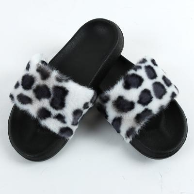 China CUSHIONING Hot Sale Light And Low Price Fur Slips Breathable Women Fashion Fox Fur Slippers Leopard Sandals for sale