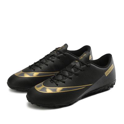 China 2021 NEW STYLE Soccer Football Running Rugby Jogging Low Track Spiked Sports Football Wholesale Hot Sale Shoes for sale