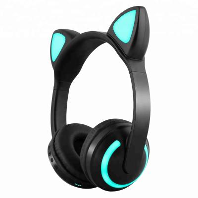 China Comfortable Wearing Cute Cat Ear Wireless Headphones, LED Flashing Glowing Headphones for sale