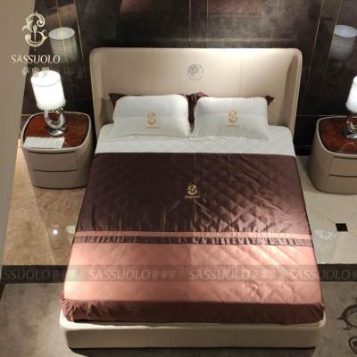 China Modern Luxury Brown Leather Set Solid Wood Genuine Italian Leather Bedroom Furniture Bed Frame Double Bed Style Soft Bed Designs for sale