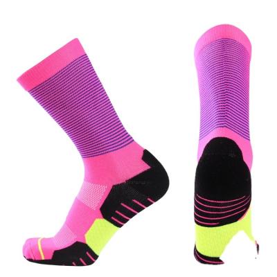 China Breathable Socks Wholesale Men's Elite Crew Basketball Football Hoops Breathable Athletic Cotton Sports Socks for sale