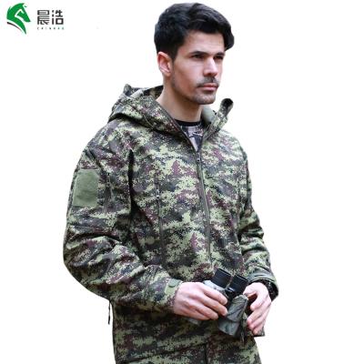 China Sustainable Green Warm Light Weight Fleece Softshell Outdoor Waterproof Windproof Tactical Jacket for sale