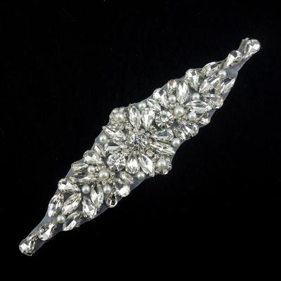 China Handmade shinny crystal and pearl applique rhinestone trimming for bridal sash bridal garter belt for sew on or iron on patch for sale