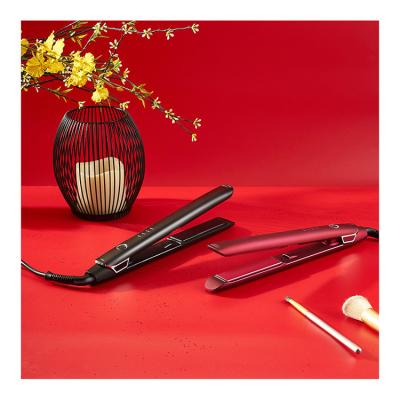 China Outdoor Hair Straightener LCD Flat Iron With Digital High Temperature 450F for sale