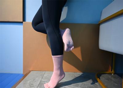 China Anpassungsfähige 100% Baumwolle, rutschfeste Yoga Socken mit fünf Zehen für mehr Komfort und Fitness zu verkaufen