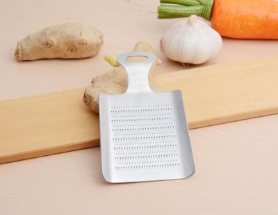 China New Practical Viable Wasabi Stainless Steel Garlic Grater Bento Mill Tool Press Garlic Press Ginger Mill Kitchen Useful Tool for sale