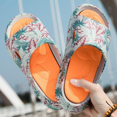 China Fashion Trend QY-CUSTOM Latest Designer Slippers Eva Slipper Shoes for Men Print Massage Women's Slippers for sale