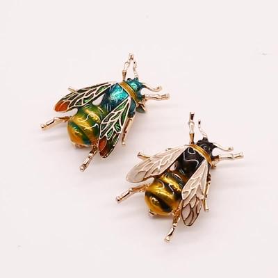 China Global Manufacturers Wholesale Fashion Bee Painting Oil Brooch Personalized Bee Badge Gold Jewelry for sale