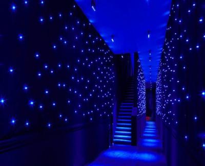 Chine Vente à chaud 4*6m Tissu LED bleu et blanc Rideau étoile LED Pour la scène Décoration de la fête Effets de fond Lumière LED à vendre