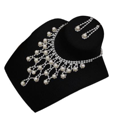 China CLASSIC Sparkle V Shaped Rhinestone Crystal Wedding Earring And Necklace Set for sale