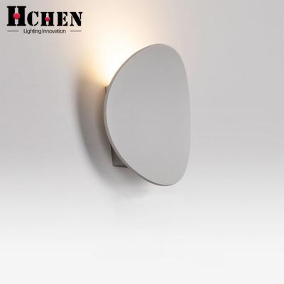 China Modern Modern Wall Lamp Round Aluminum Wall Sconce for Indoor Living Room Bedroom Farmhouse Wall Light Bedroom for sale