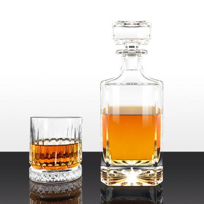 China Home Premium Bespoke 295ml Rum Vodka Gin Spirits Glassed Whiskey Bottle With Glass Stopper for sale