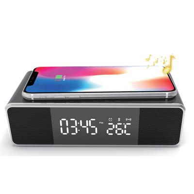 China Luminous Speaker Reloj Despertador de FM Radio Table LED Digital Alarm Clock Cargadores Inalambricos Smart Radio for sale