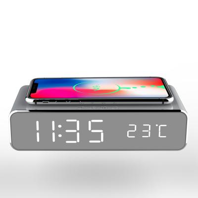 China Alarm Clock Cargador Celular Wirless Multifunctional Charging Charger Plates Wireless Alarm Clock Car for sale