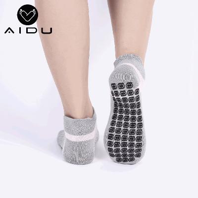 China Factory Supplier Silicon Breathable Yoga Skid Grip Anti-Slip Floor Socks for sale