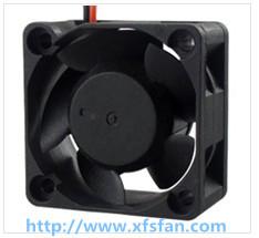 China 40*40*20mm 5V/12V/24V DC Black Plastic Brushless Cooling Fan DC4020 for sale