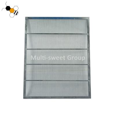 China Bee farm to keep queen bee from laying eggs in stainless steel hoeny queen excluder queen excluder storage box beekeeping tools for beekeepers for sale