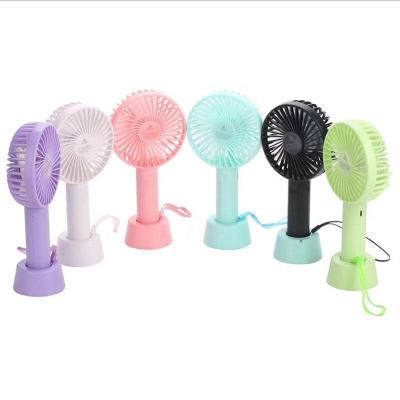 China Portable Electric Air Conditioning Fan 2021 New Mini USB Rechargeable Battery Operated Plastic Fan for sale